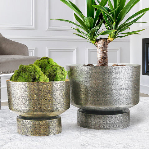 Home Decor: Pots and Planters - Metal