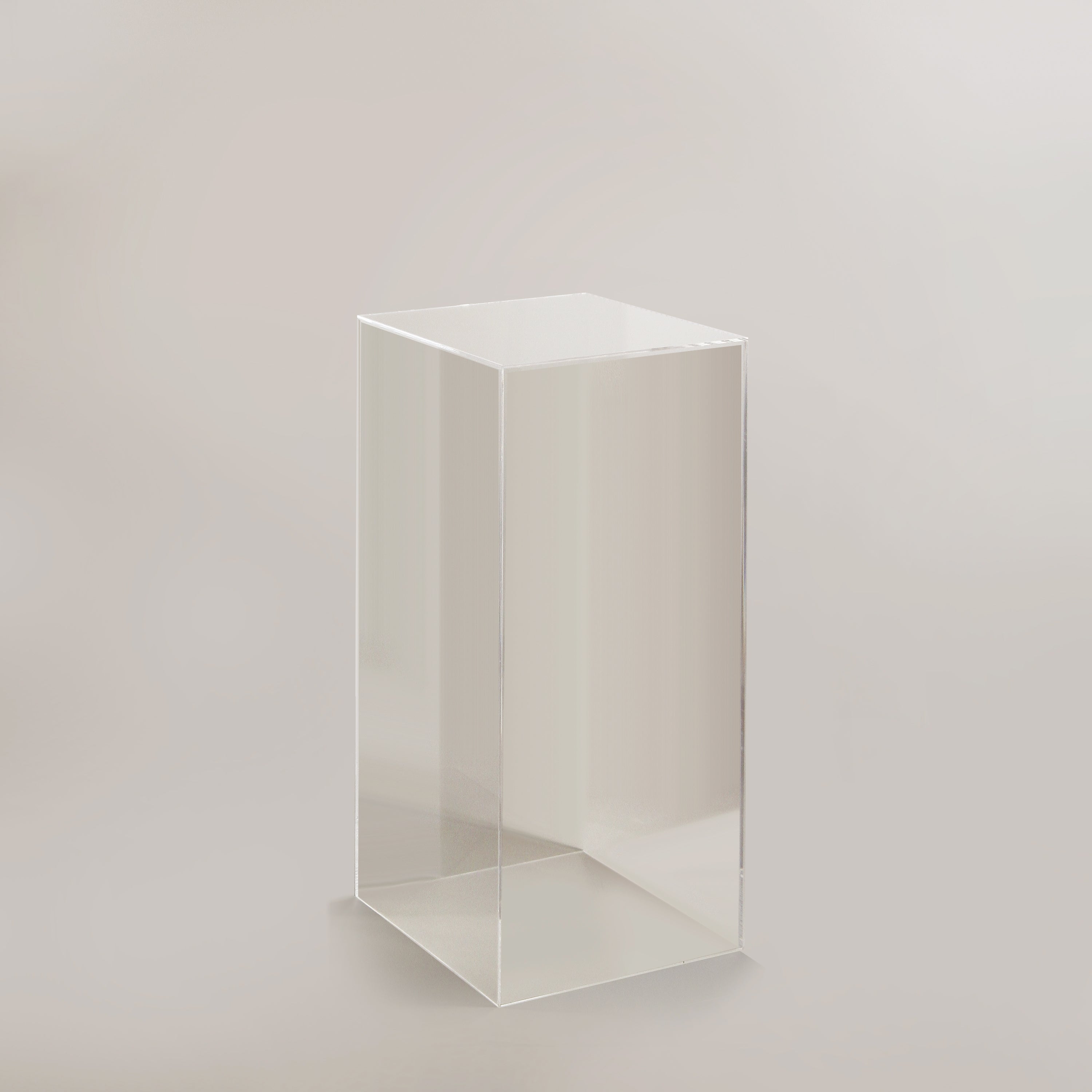 Showcase Acrylic Pedestal / Column