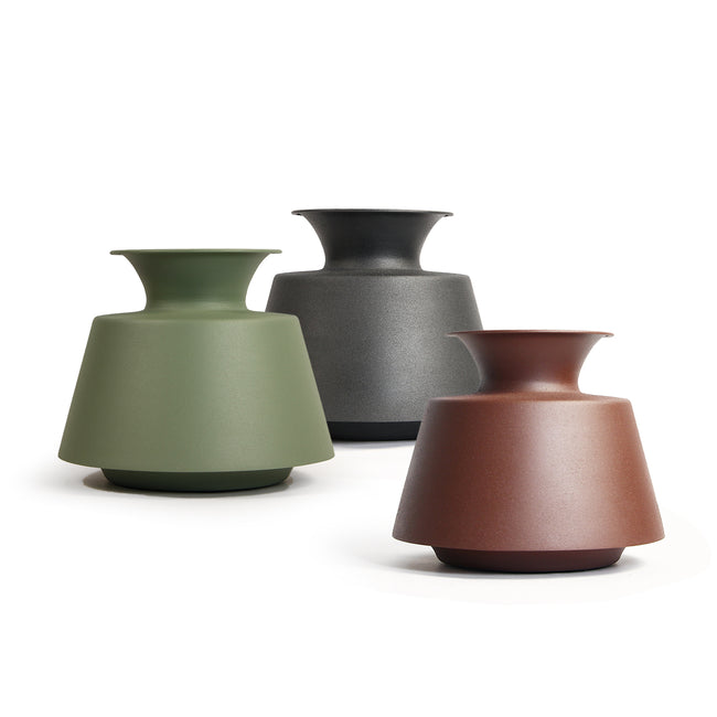 Linea Vessel Metal Vase