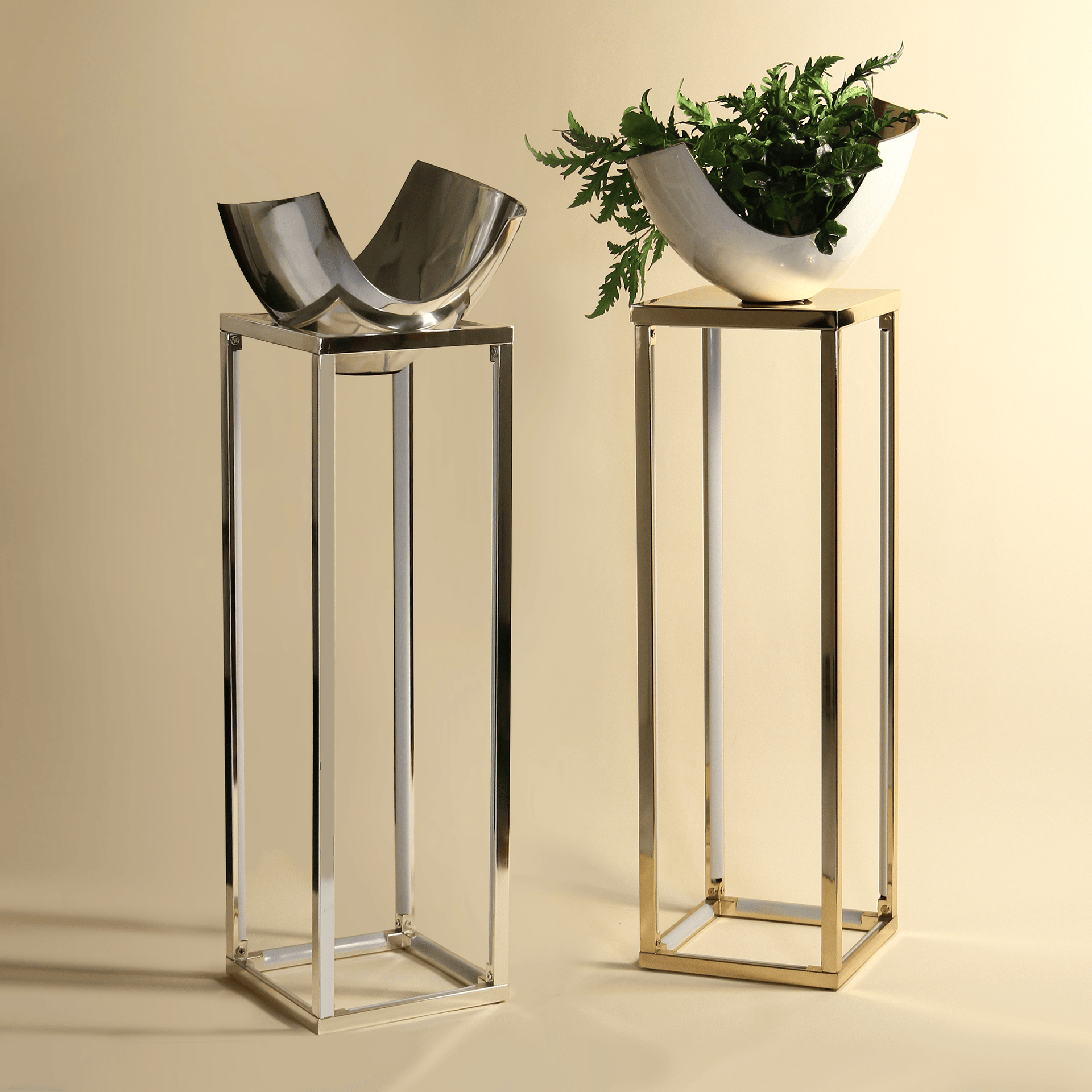 Aura Metal Light Stand